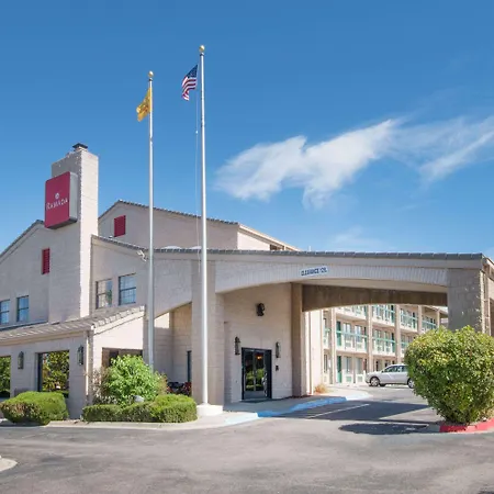 Hotel Ramada By Wyndham Albuquerque Airport
